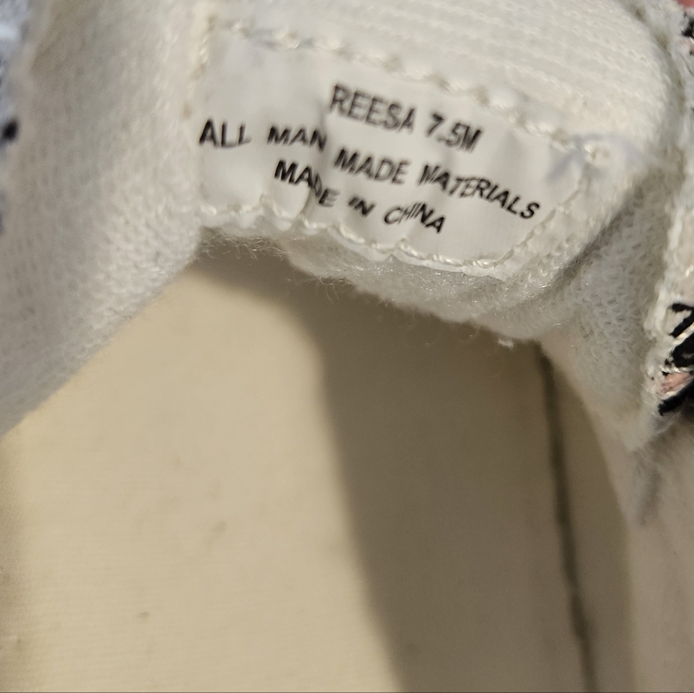 Isaac Mizrahi Cat Pint Slip-Ons / Youth Size 7.5 / Colorway Gray, White, & Black - Picture 9 of 10